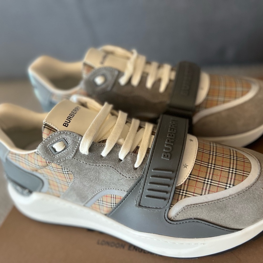 Men Burberry Low Top Sneakers Sz 46